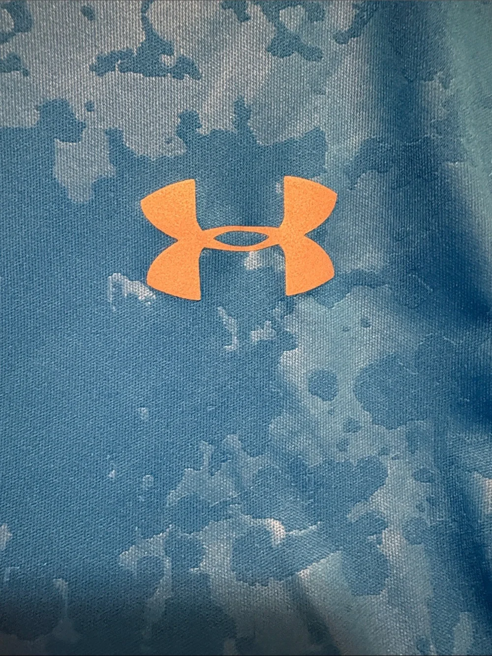 Men’s Under Armour tee